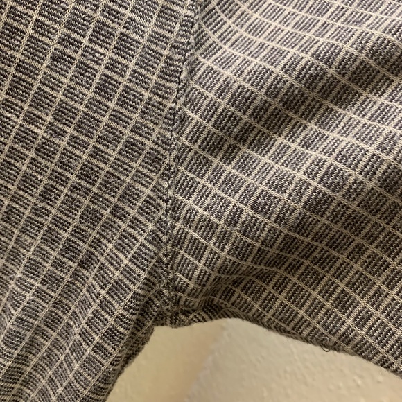 Vintage Van Heusen Tan Collared Shirt - Picture 7 of 10